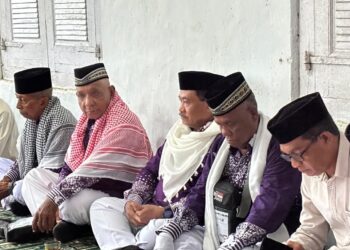 4 Jamaah Calon Haji Dilepas di Rumah Raja Negeri Siri Sori Islam