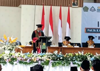 Ketum IKASSI Dikukuhkan sebagai Guru Besar IAIN Ambon