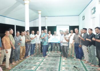 IKASSI Ambon Serahkan Bantuan Rp100 Juta untuk Pelantikan Raja Siri Sori Islam
