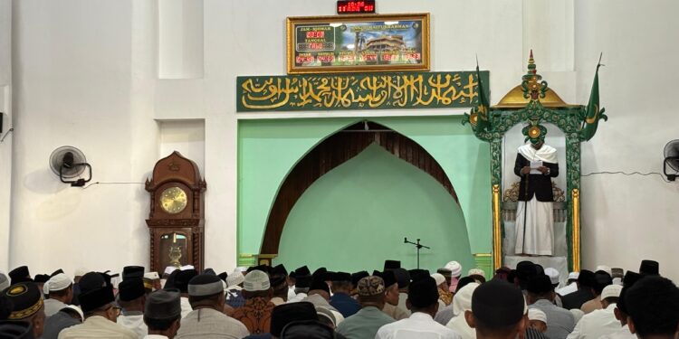 Sholat Idul Adha di Siri Sori Islam, Ketum IKASSI Ambon Ajak Jemaah Sembelih Nafsu Hewani, Perkuat Solidaritas