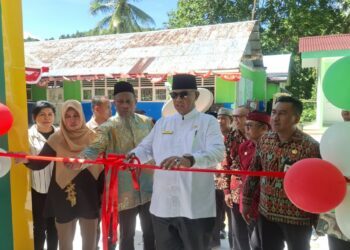 Resmikan Ruang Kelas Baru MTsN 4 Malteng, H. Yamin: Wujud Nyata Kontribusi Kemenag par Maluku Pung Bae